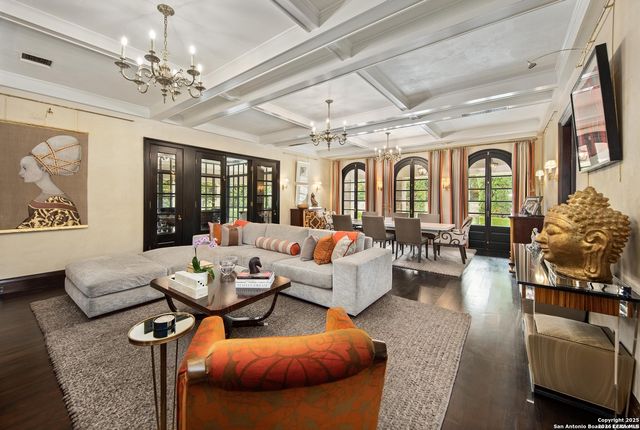 20 Thornhurst, San Antonio, TX 78218