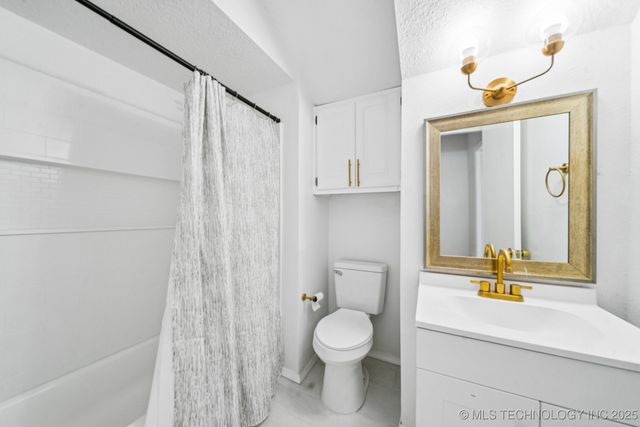 6947 S 30th West Avenue, Tulsa, OK 74132