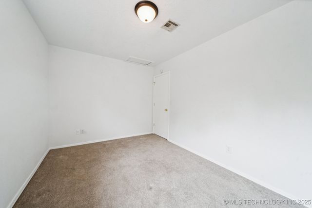 6947 S 30th West Avenue, Tulsa, OK 74132