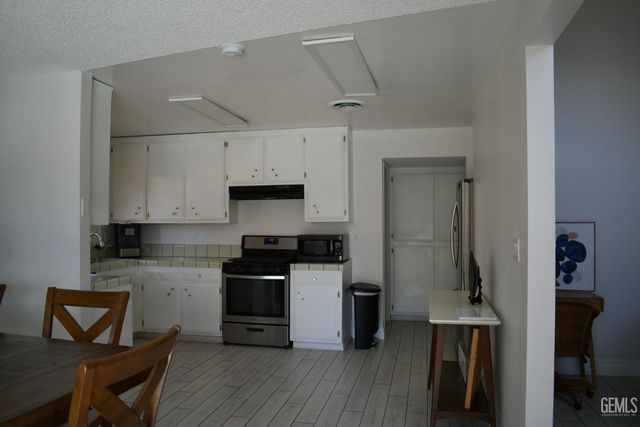 3629 Eisenhower Ave, Bakersfield, CA 93309