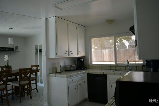 3629 Eisenhower Ave, Bakersfield, CA 93309