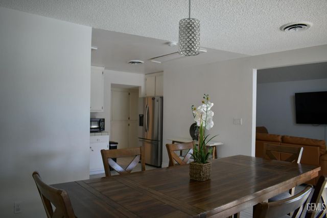 3629 Eisenhower Ave, Bakersfield, CA 93309