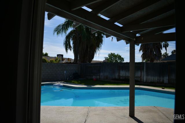 3629 Eisenhower Ave, Bakersfield, CA 93309