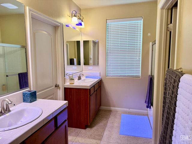 14616 Yellow Lupine Drive, Bakersfield, CA 93314