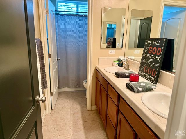 14616 Yellow Lupine Drive, Bakersfield, CA 93314