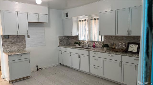 8735 Marygrove Drive, Detroit, MI 48221