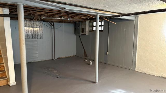 8735 Marygrove Drive, Detroit, MI 48221