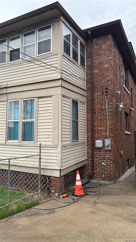 8735 Marygrove Drive, Detroit, MI 48221