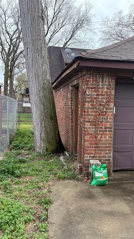 8735 Marygrove Drive, Detroit, MI 48221