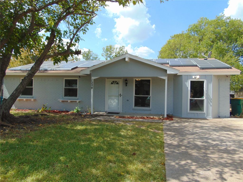1224 Mars Drive, Cedar Hill, TX 75104 — exterior
