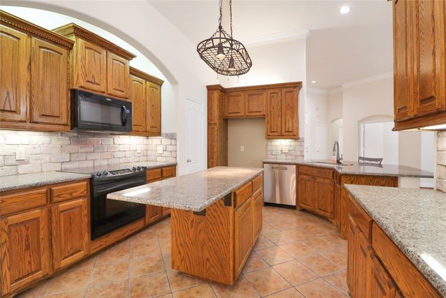 8604 Beetle Nut Lane, North Richland Hills, TX 76180