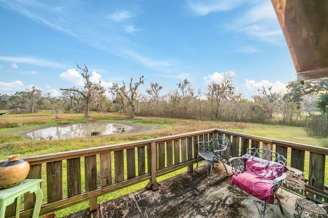 209 River Road, Angleton, TX 77515