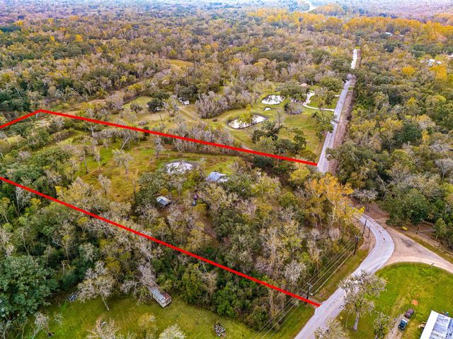 209 River Road, Angleton, TX 77515