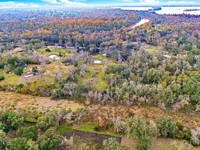 209 River Road, Angleton, TX 77515