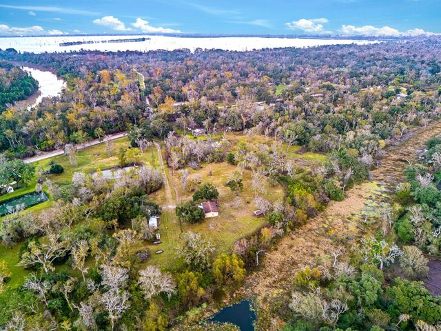 209 River Road, Angleton, TX 77515