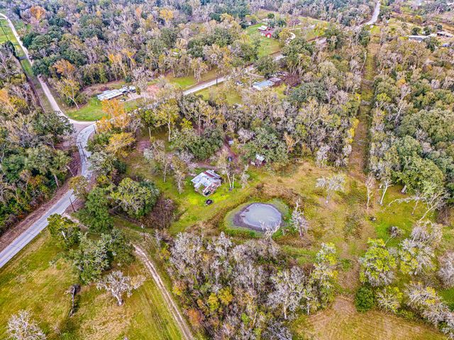 209 River Road, Angleton, TX 77515