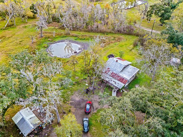 209 River Road, Angleton, TX 77515