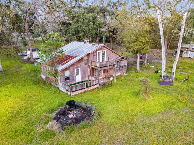 209 River Road, Angleton, TX 77515