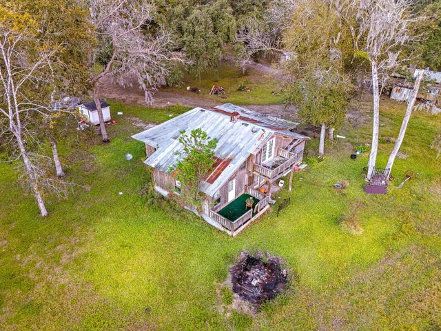 209 River Road, Angleton, TX 77515