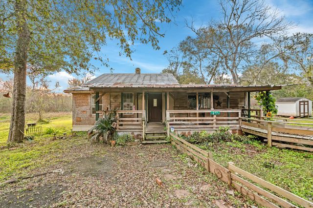 209 River Road, Angleton, TX 77515