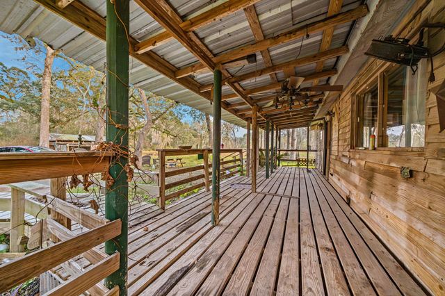 209 River Road, Angleton, TX 77515