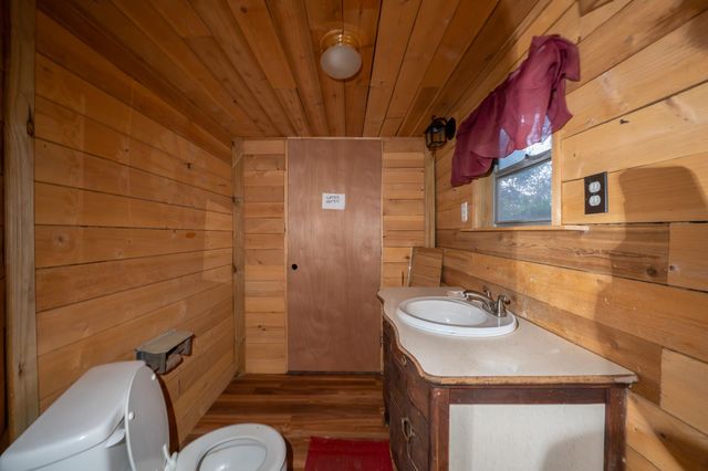 209 River Road, Angleton, TX 77515