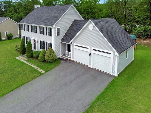 8 Autumn Gate Cir, Millbury, MA 01527