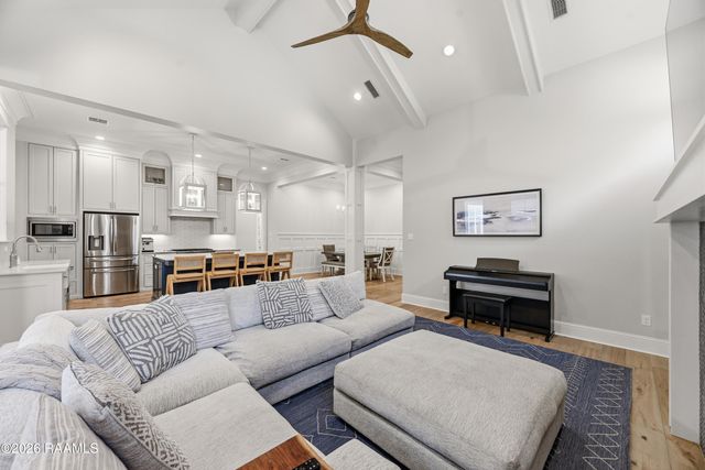 102 Harvest Creek Lane, Lafayette, LA 70508