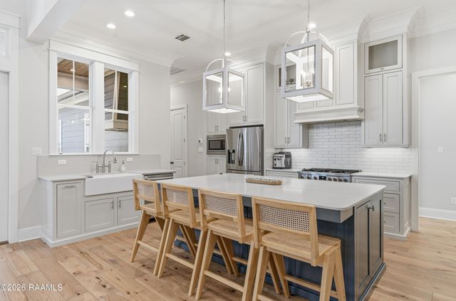 102 Harvest Creek Lane, Lafayette, LA 70508