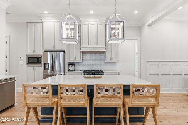 102 Harvest Creek Lane, Lafayette, LA 70508