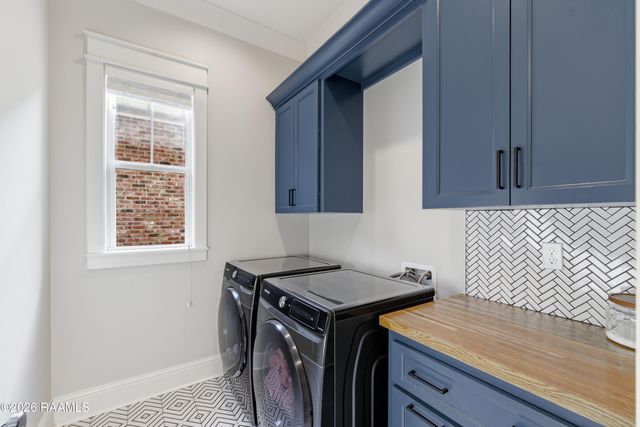 102 Harvest Creek Lane, Lafayette, LA 70508