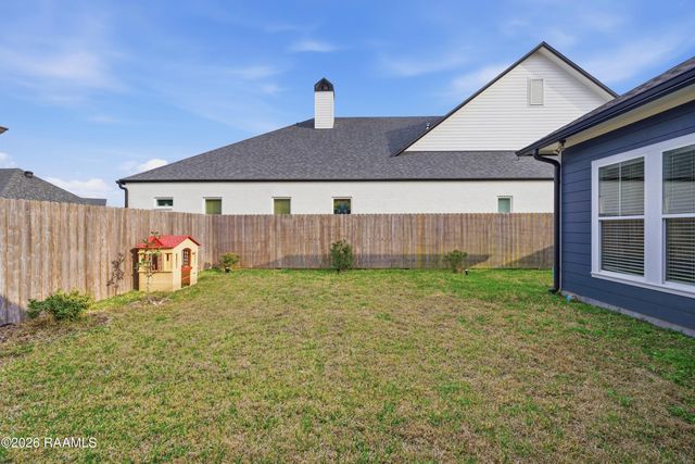 102 Harvest Creek Lane, Lafayette, LA 70508