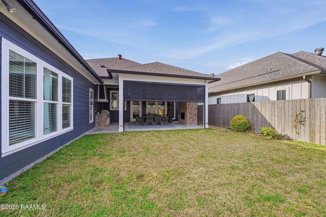 102 Harvest Creek Lane, Lafayette, LA 70508