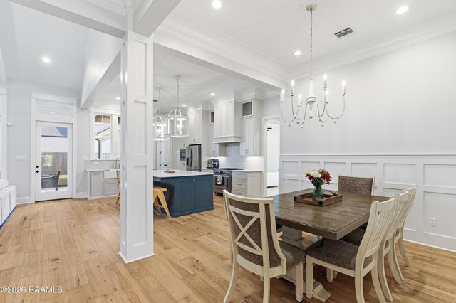 102 Harvest Creek Lane, Lafayette, LA 70508