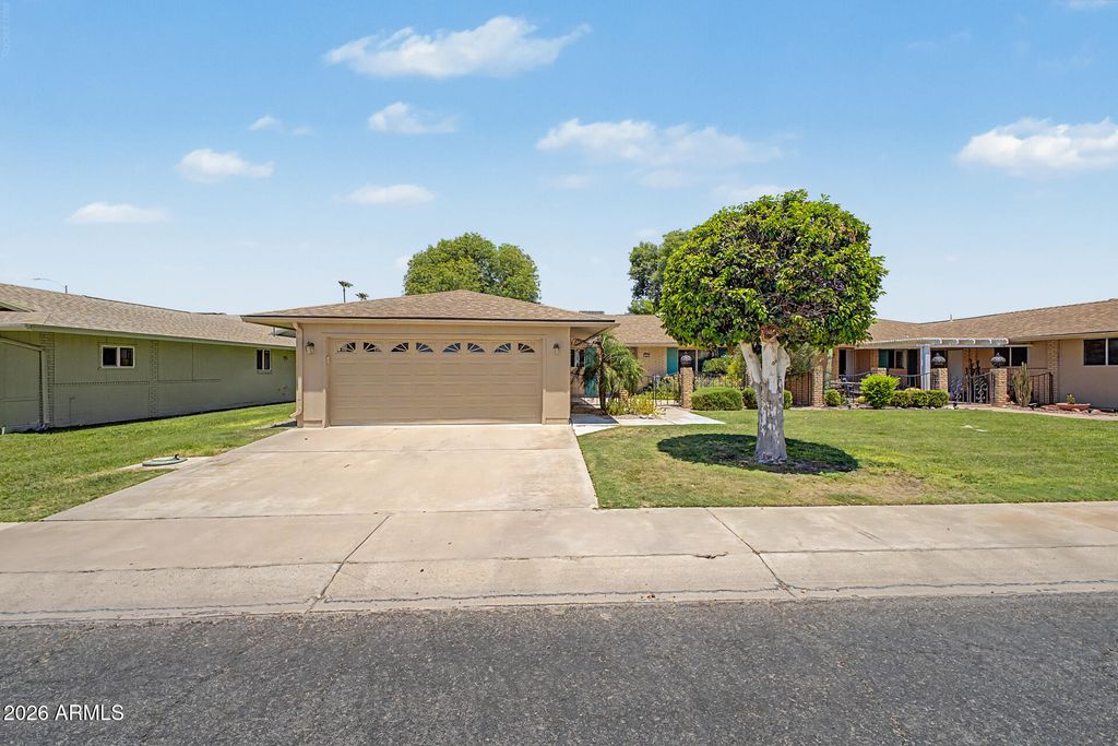 10405 W SARATOGA Circle W, Sun City, AZ 85351 — exterior