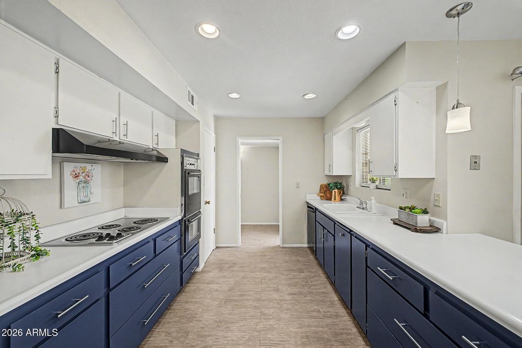 10405 W SARATOGA Circle W, Sun City, AZ 85351 — photo 2