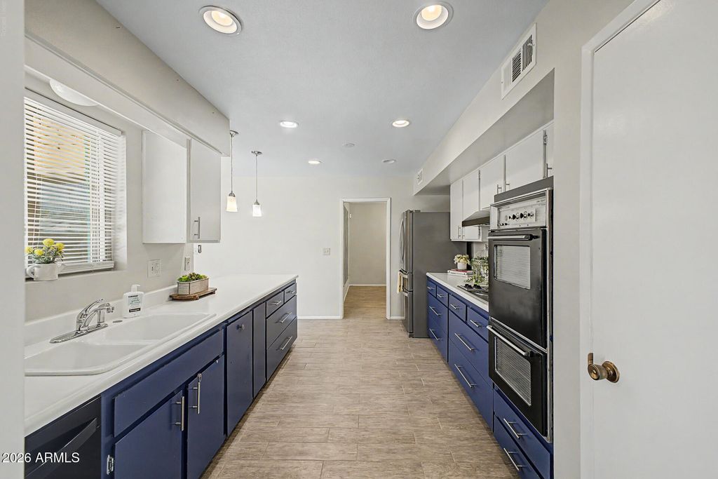10405 W SARATOGA Circle W, Sun City, AZ 85351 — photo 3