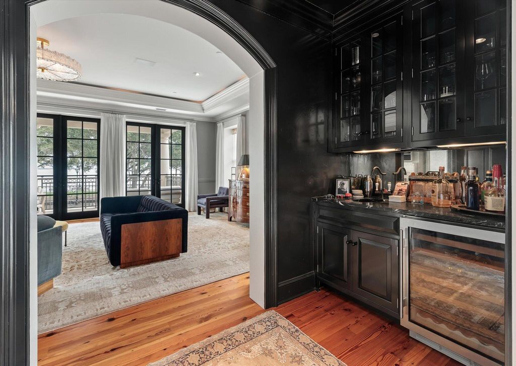 Image 11 of property listing at 5 Middle Atlantic Wharf Unit 2b, Charleston, SC 29401