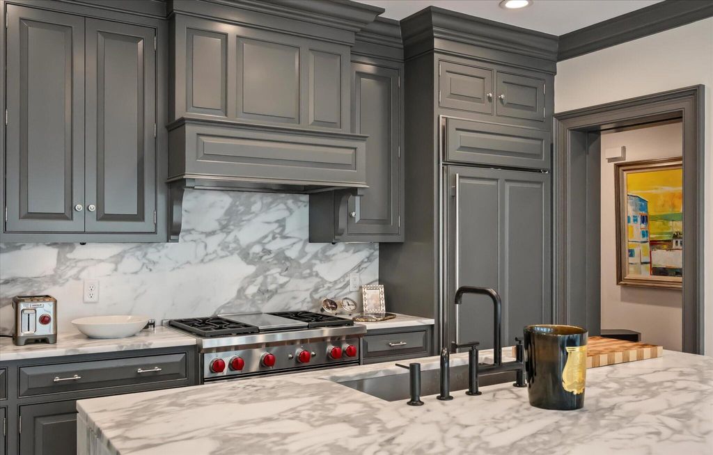 Image 17 of property listing at 5 Middle Atlantic Wharf Unit 2b, Charleston, SC 29401