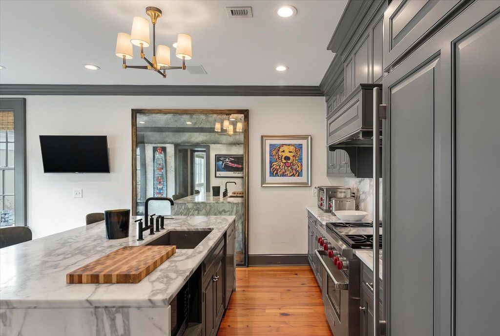 Image 21 of property listing at 5 Middle Atlantic Wharf Unit 2b, Charleston, SC 29401