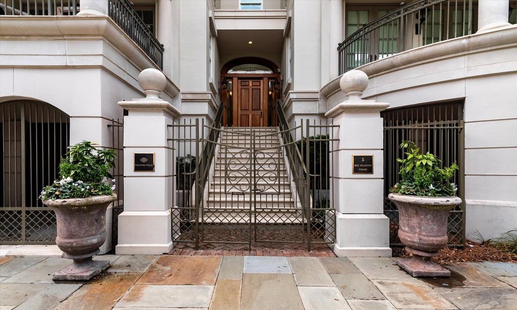 Image 38 of property listing at 5 Middle Atlantic Wharf Unit 2b, Charleston, SC 29401