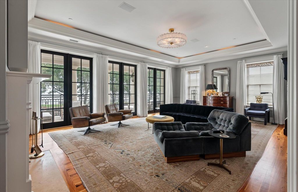 Image 5 of property listing at 5 Middle Atlantic Wharf Unit 2b, Charleston, SC 29401