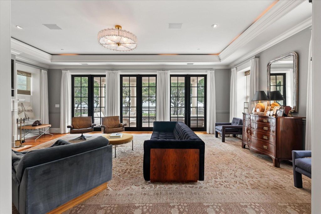 Image 6 of property listing at 5 Middle Atlantic Wharf Unit 2b, Charleston, SC 29401