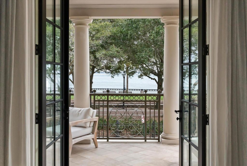 Image 7 of property listing at 5 Middle Atlantic Wharf Unit 2b, Charleston, SC 29401