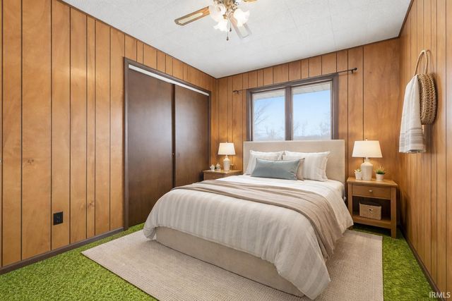 0690 E 635 S - Dallas Lake., Wolcottville, IN 46795