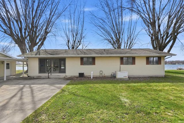 0690 E 635 S - Dallas Lake., Wolcottville, IN 46795