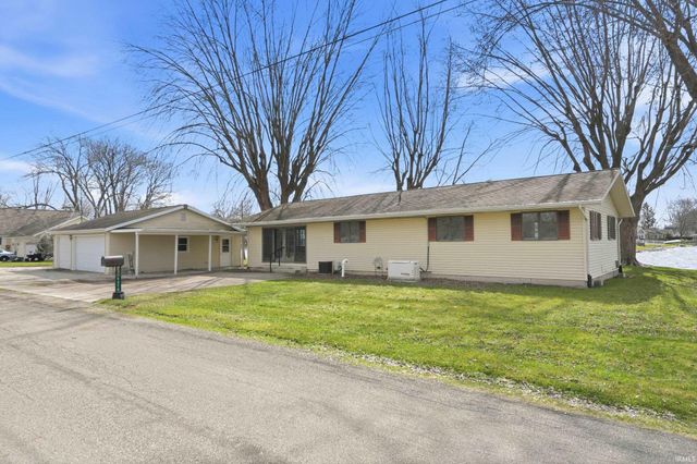 0690 E 635 S - Dallas Lake., Wolcottville, IN 46795