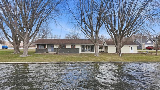 0690 E 635 S - Dallas Lake., Wolcottville, IN 46795