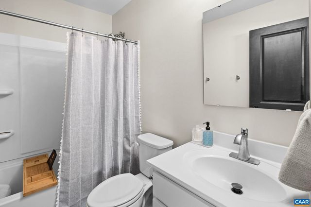 18 MANNIE CT, Ruckersville, VA 22968