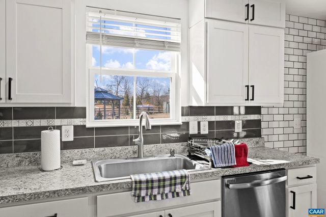 18 MANNIE CT, Ruckersville, VA 22968